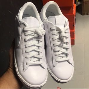 Nike Tennis Classic 7.5 like new
